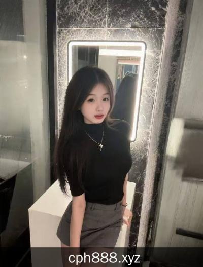美兰娇羞嫩妹