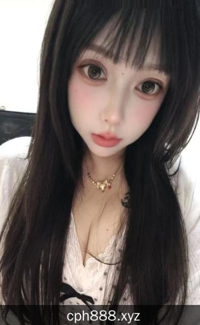 丰满翘臀情趣美骚妇