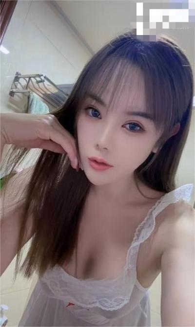 丰满大奶邻家骚货