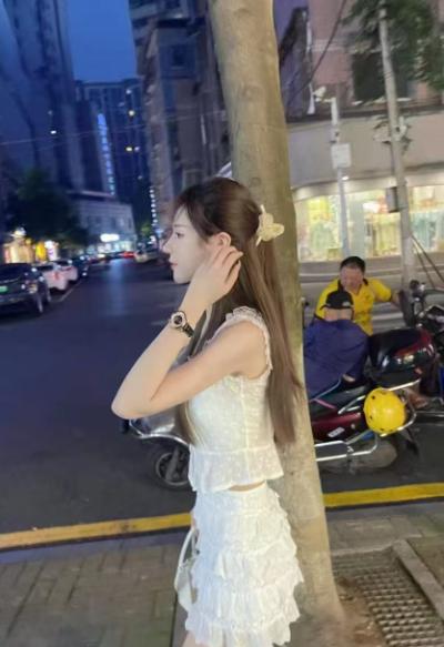 自带温馨课室女朋友的感觉 -小月