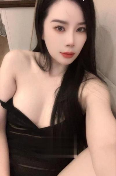 白净性感妩媚可甜可骚