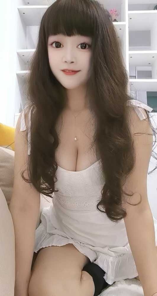 龙华性感风骚妩媚服务-芯芯