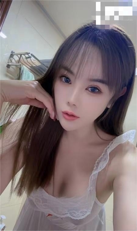 丰满大奶邻家骚货