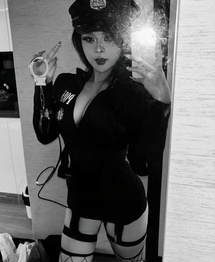 万柏林制服诱惑女王