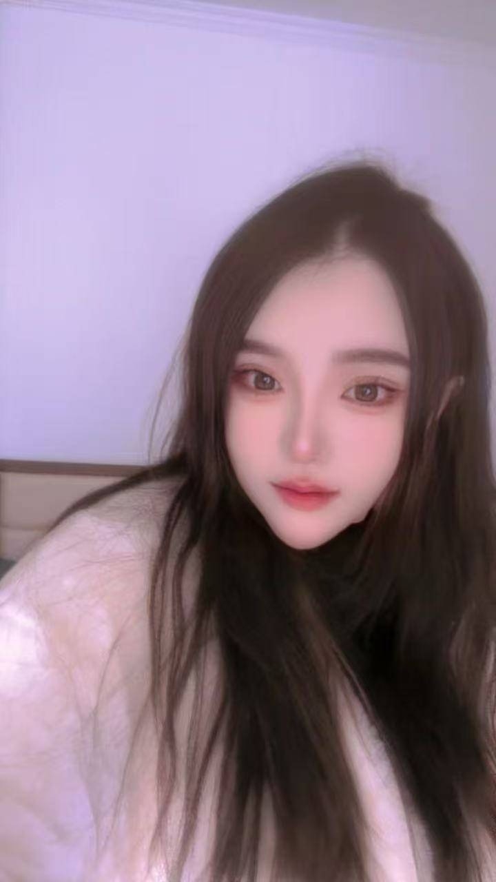 身材哇塞小女人